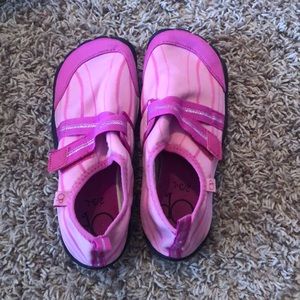 Like new water shoes